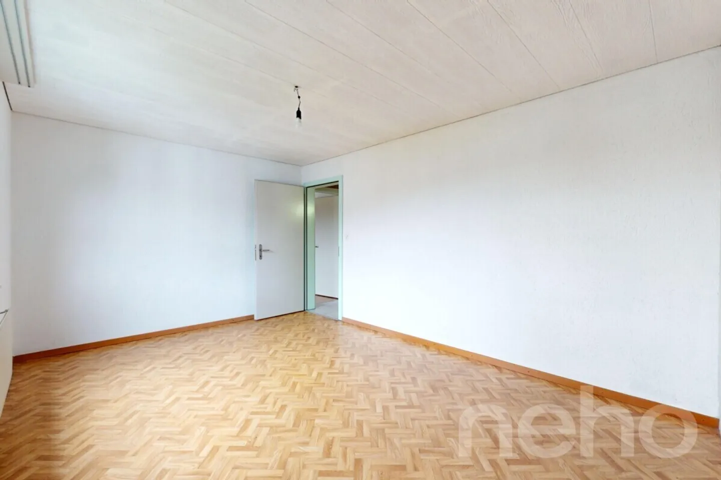 Très bel appartement de 4.5p en dernier étage avec balcon et vue! - Photo 9 sur 13