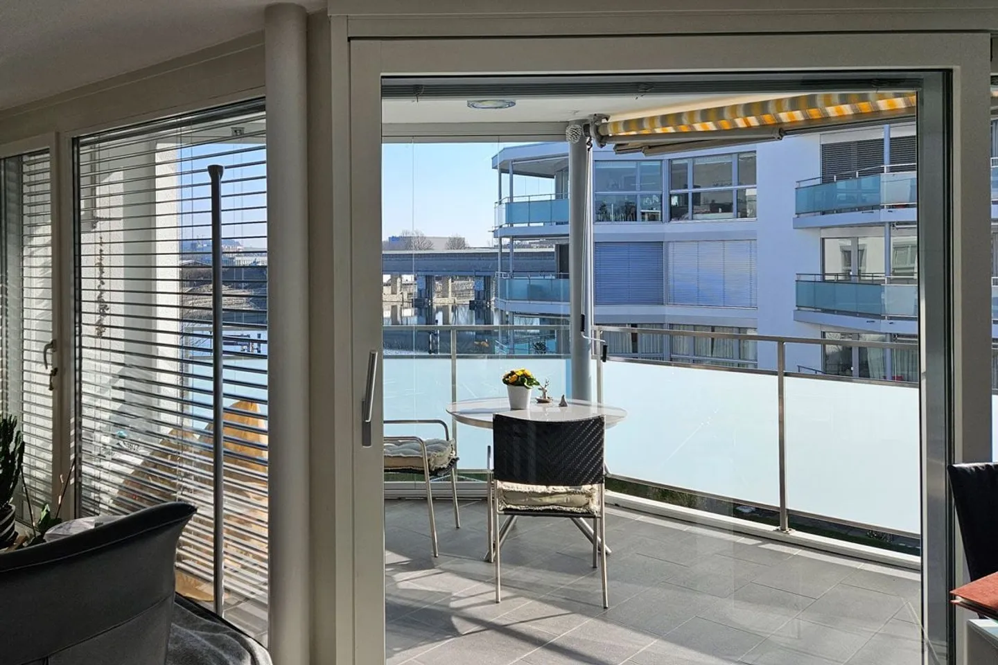 Exclusive 3.5-room apartment - Your new home with Aare view - Photo 2 of 9