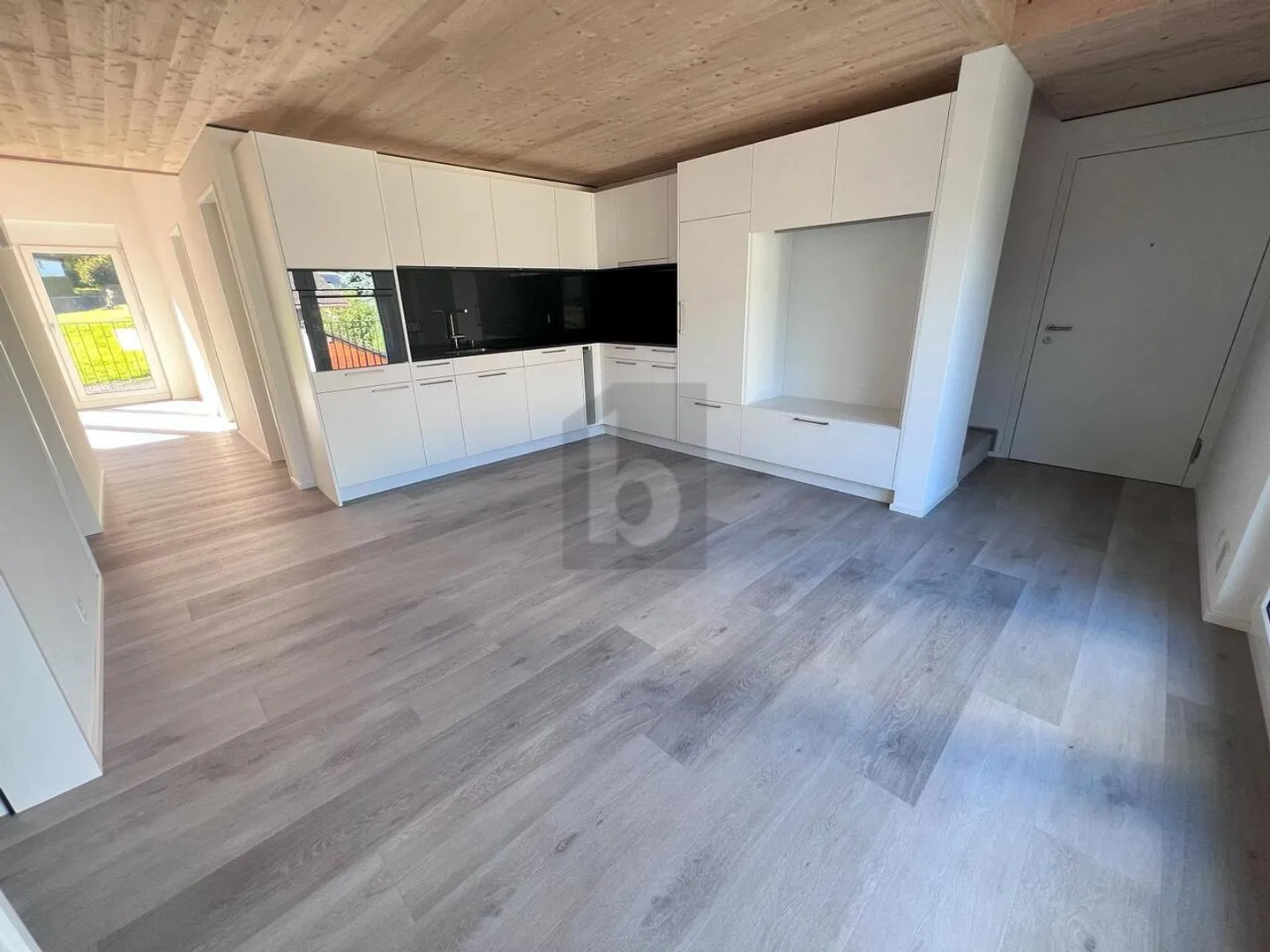 BRIGHT AND QUIETLY LOCATED - Photo 3 of 6