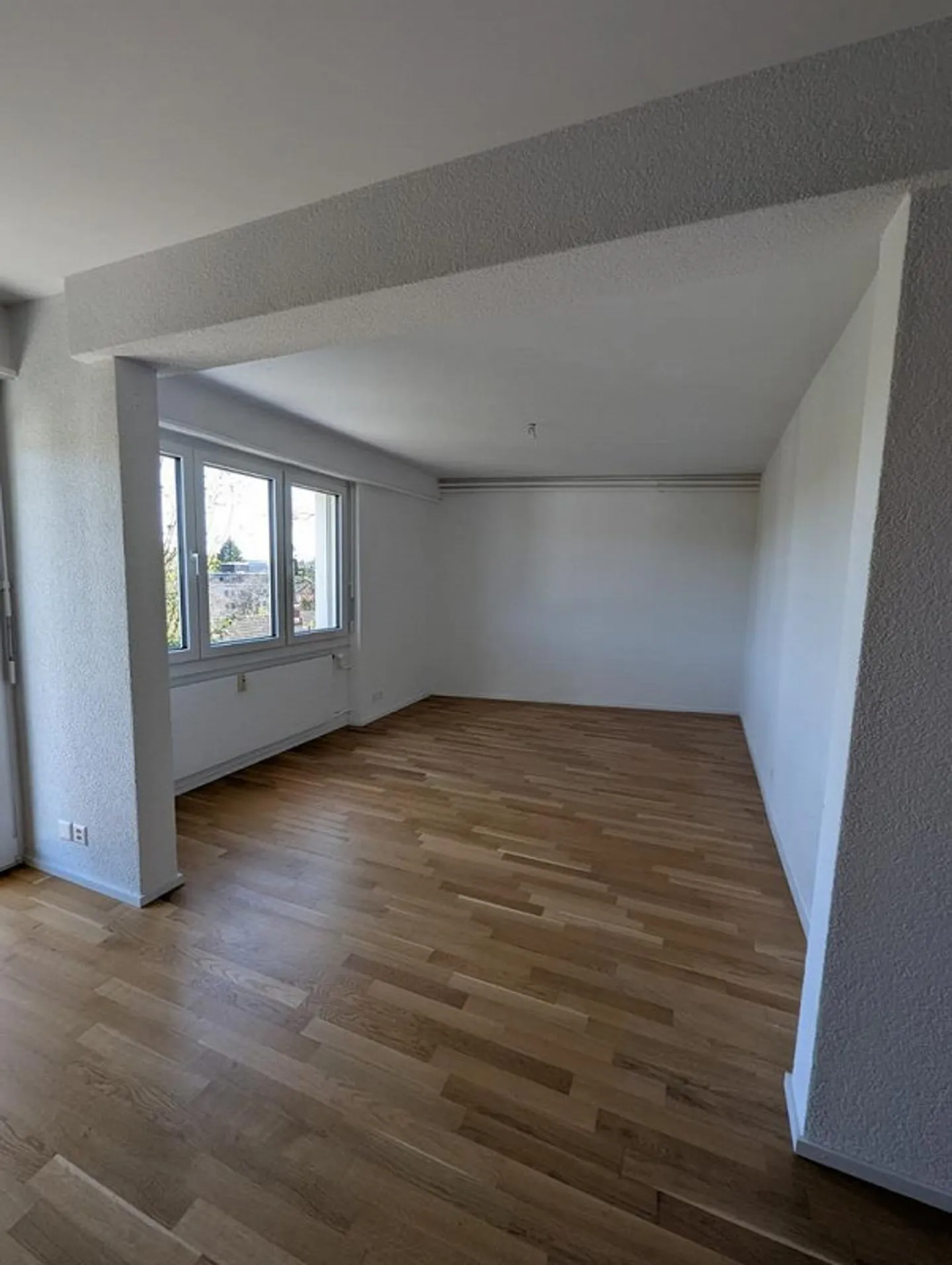 Modern 2.5-room apartment on the 1st basement floor with terrace - Photo 3 of 11