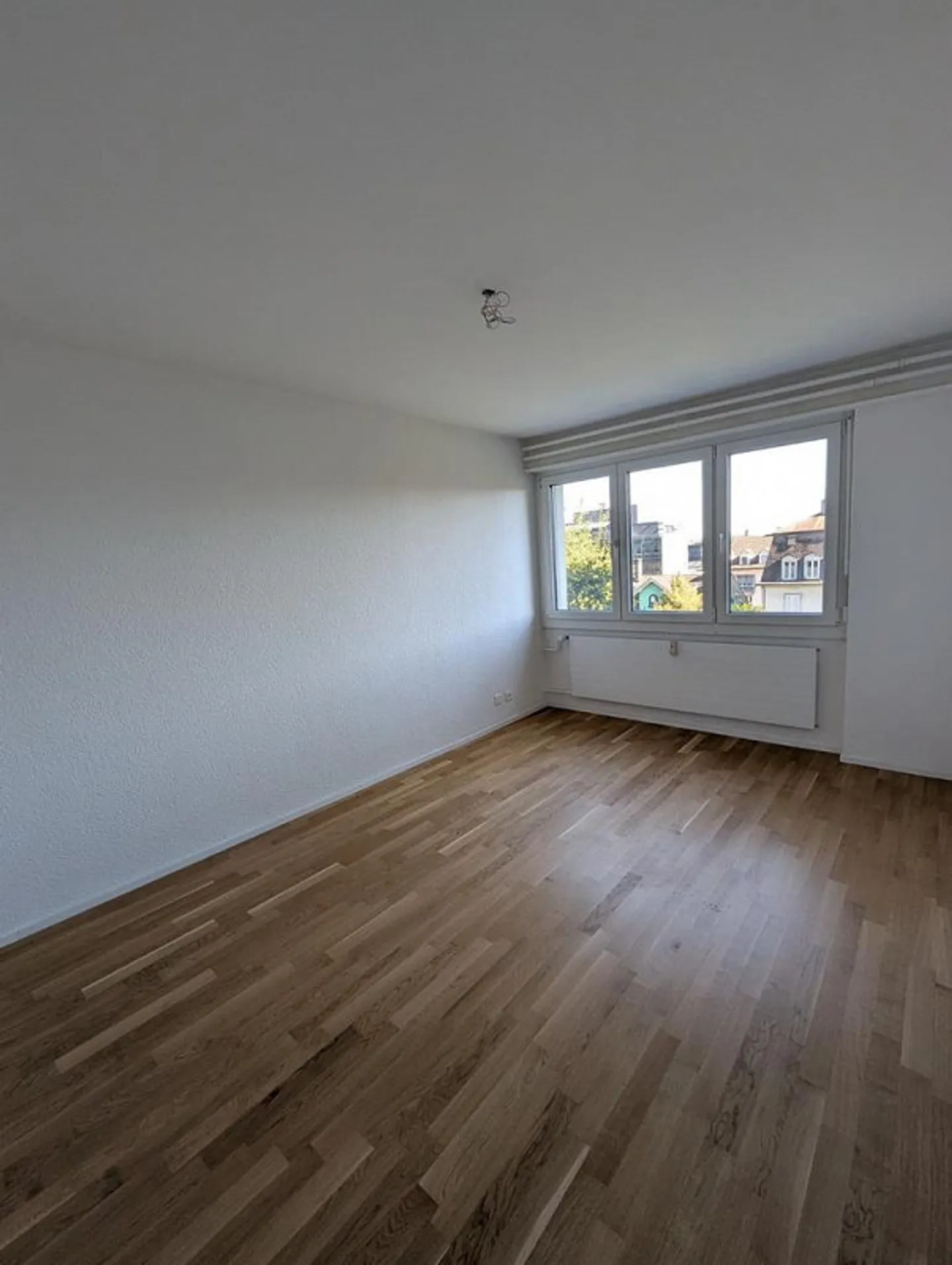 Modern 2.5-room apartment on the 1st basement floor with terrace - Photo 4 of 11