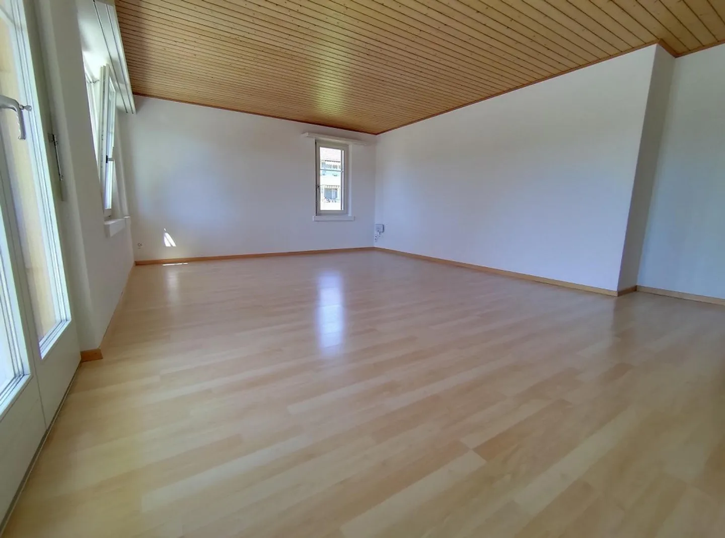 Grand appartement lumineux de 5 pièces - Photo 6 sur 7