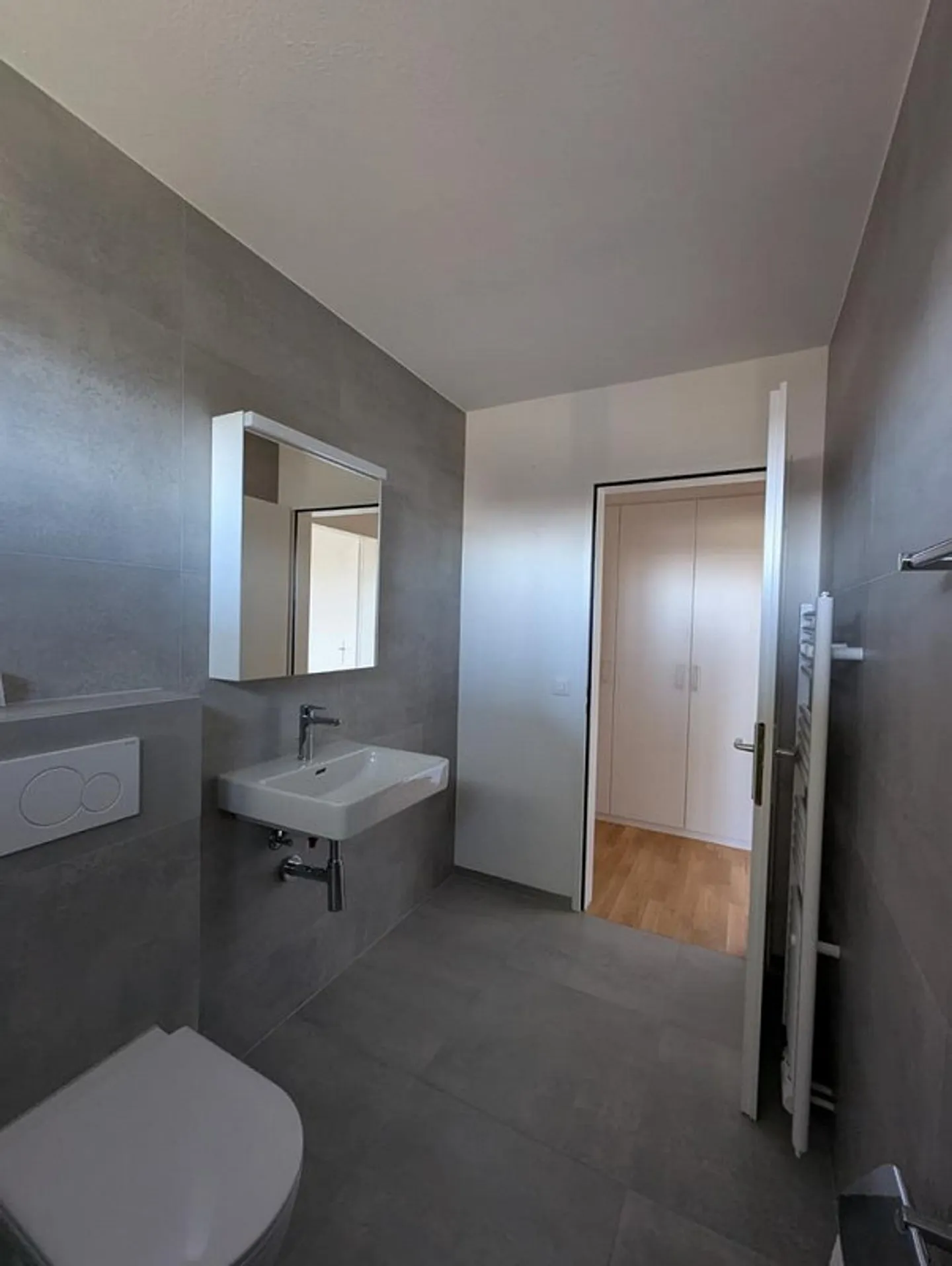 Modern 2.5-room apartment on the 1st basement floor with terrace - Photo 6 of 11