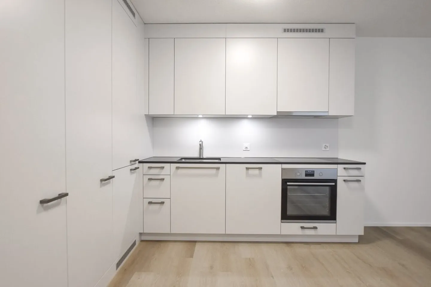 Appartamento 2.5 stanze su Uferweg Burgdorf - luminoso, moderno, vicino alla natura - Foto 1 di 6