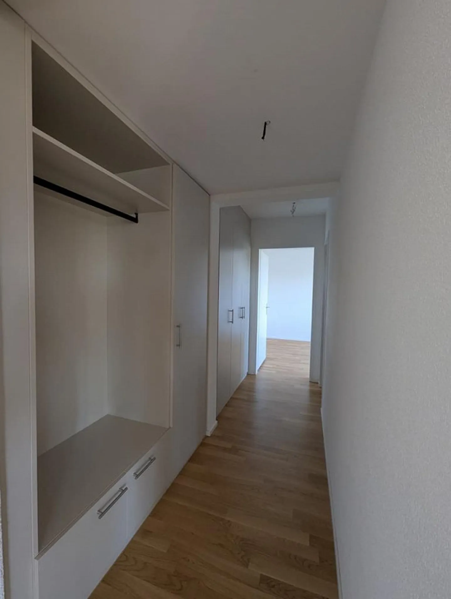 Modern 2.5-room apartment on the 1st basement floor with terrace - Photo 7 of 11
