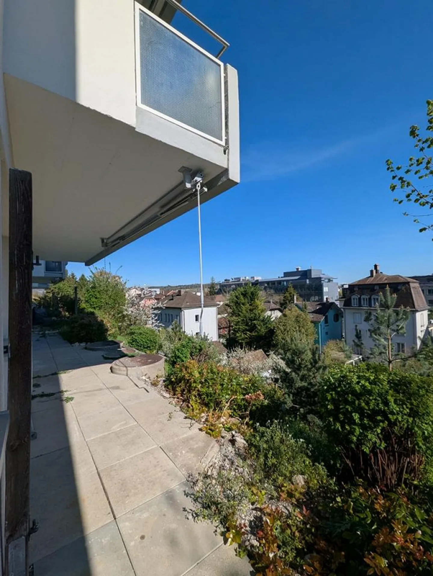 Modern 2.5-room apartment on the 1st basement floor with terrace - Photo 10 of 11