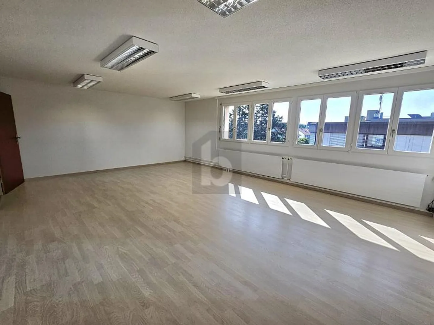 Spacious Office with Versatile Use - Photo 1 of 6