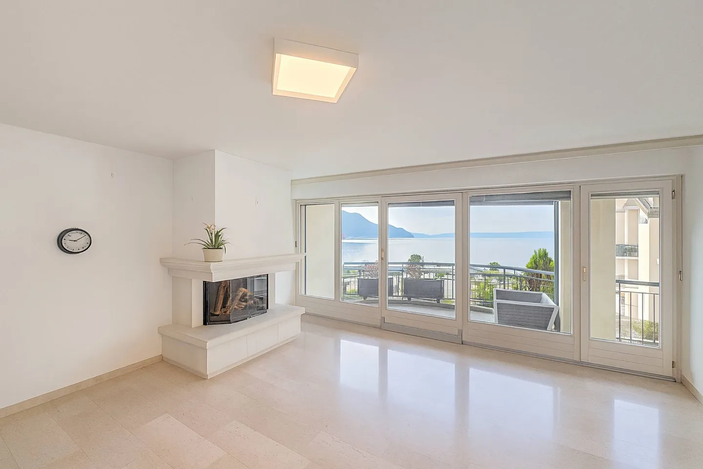 Large 3.5 Room Duplex with Breathtaking Lake and Mountain Views - Photo 3 of 13