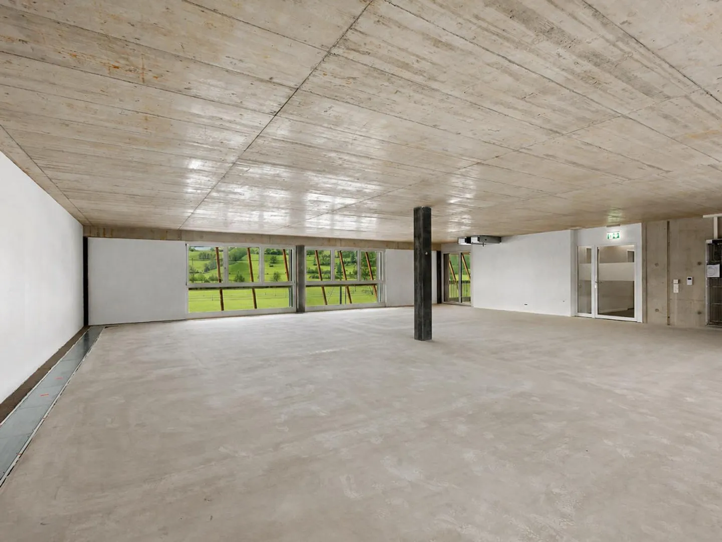 Attractive commercial spaces in modern development - Photo 2 of 8