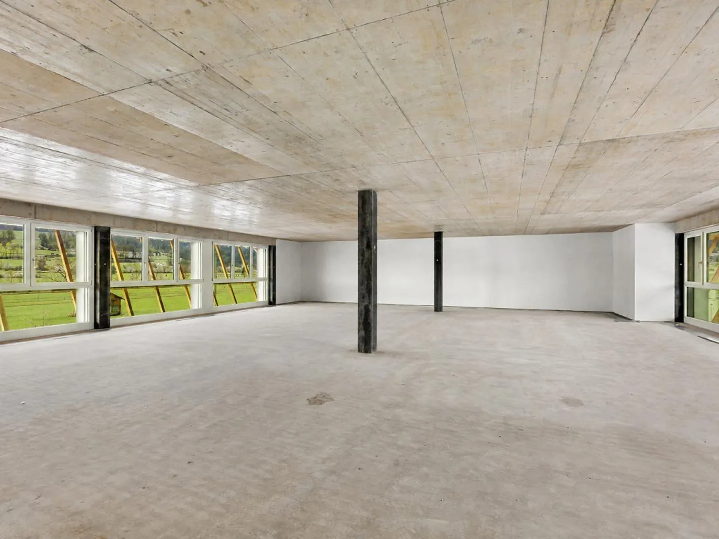 Attractive commercial spaces in modern development - Photo 3 of 8