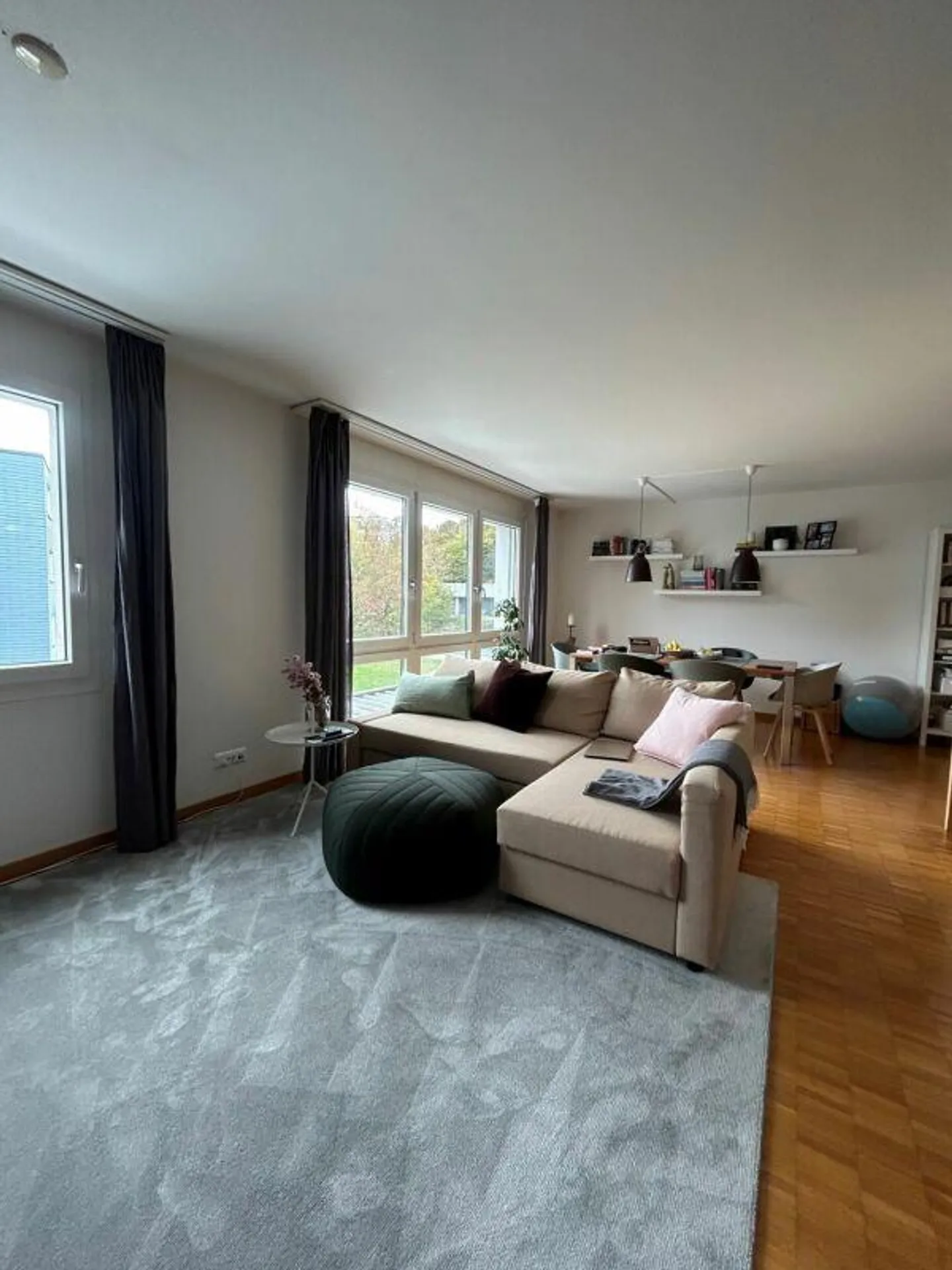 Appartamento moderno di 2,5 stanze in una posizione privilegiata a Jona! - Foto 5 di 8