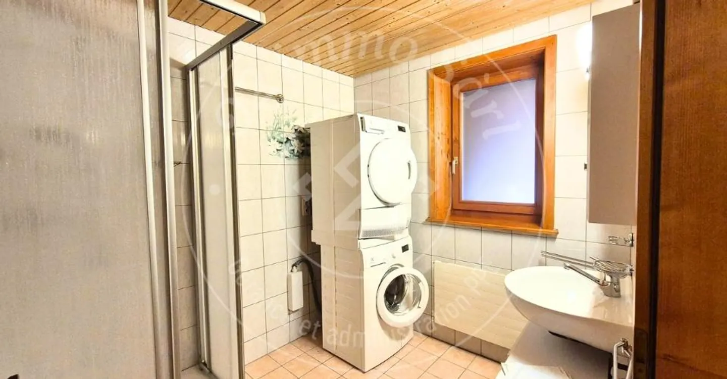 Charmante 2,5-Zimmer-Duplexwohnung mit Balkon und Kamin - Vauderens - Foto 6 von 6