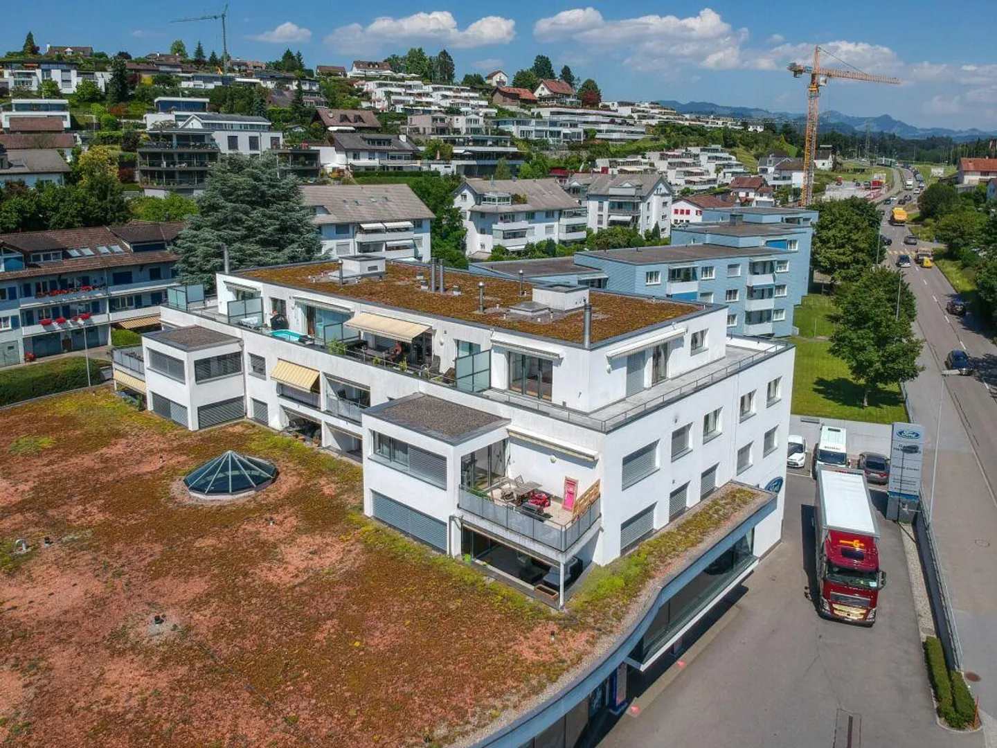 Appartamento moderno di 2,5 stanze in una posizione privilegiata a Jona! - Foto 1 di 8