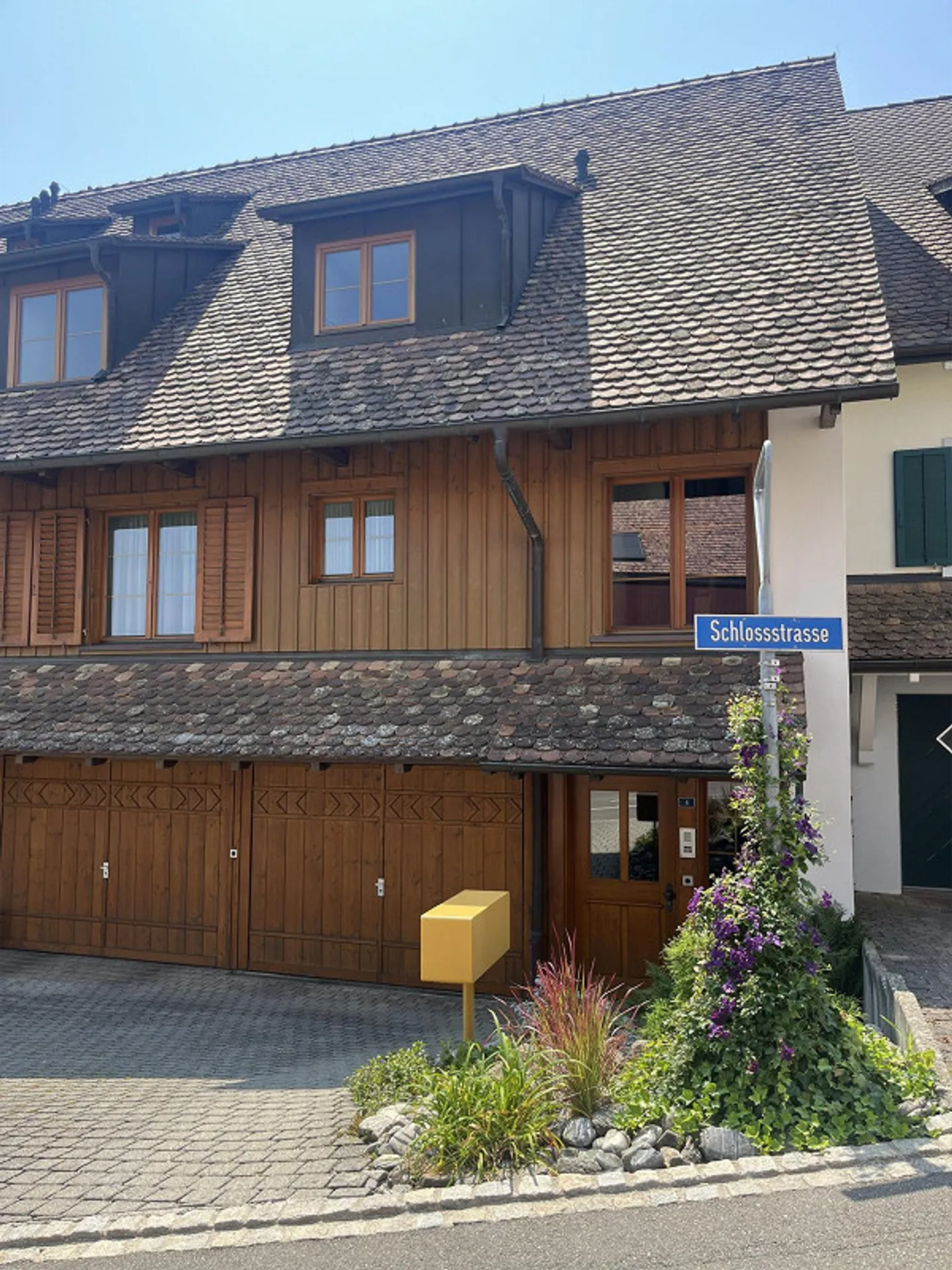 Appartement en duplex fraîchement rénové avec deux balcons - Photo 1 sur 19