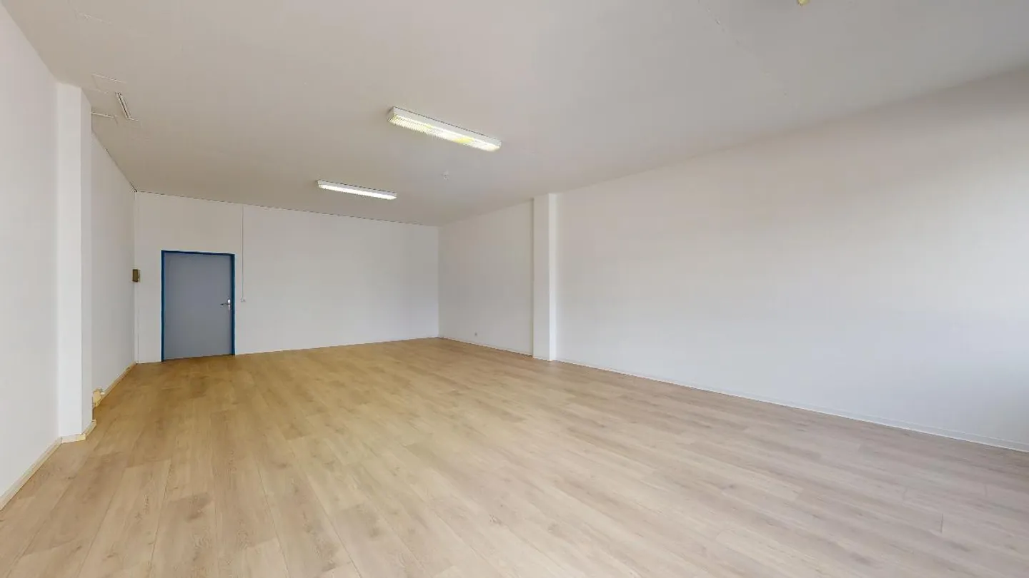 Helles und vielseitiges Büro von 68 m2 in Quartino - Foto 7 von 11