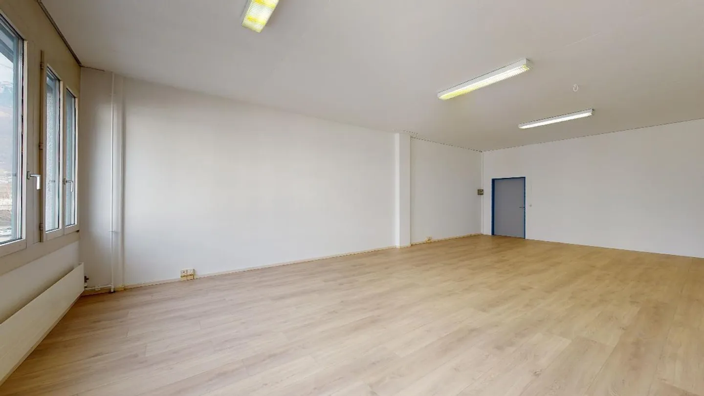 Helles und vielseitiges Büro von 68 m2 in Quartino - Foto 8 von 11