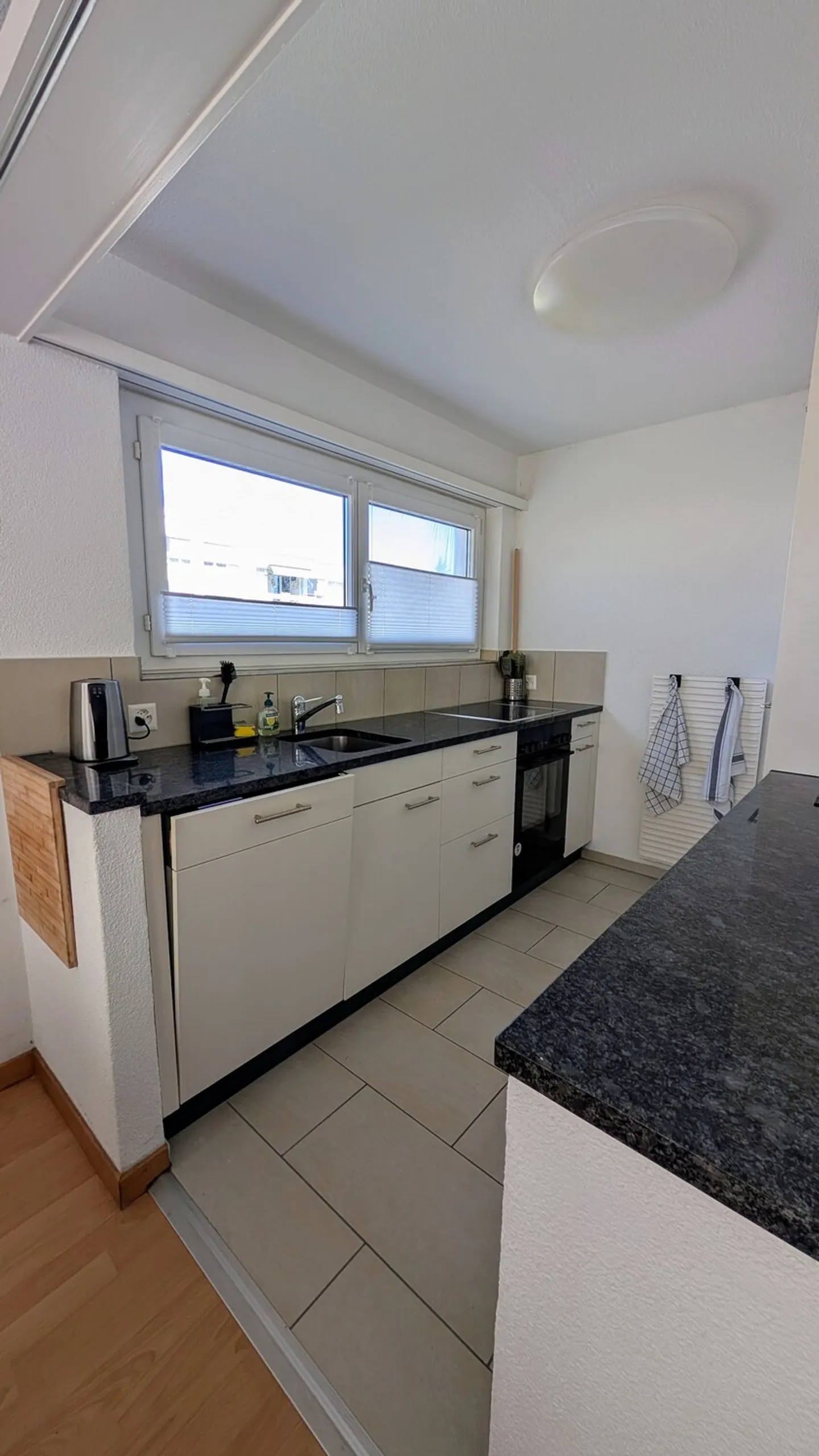 Apartment with highway access - Photo 7 of 10