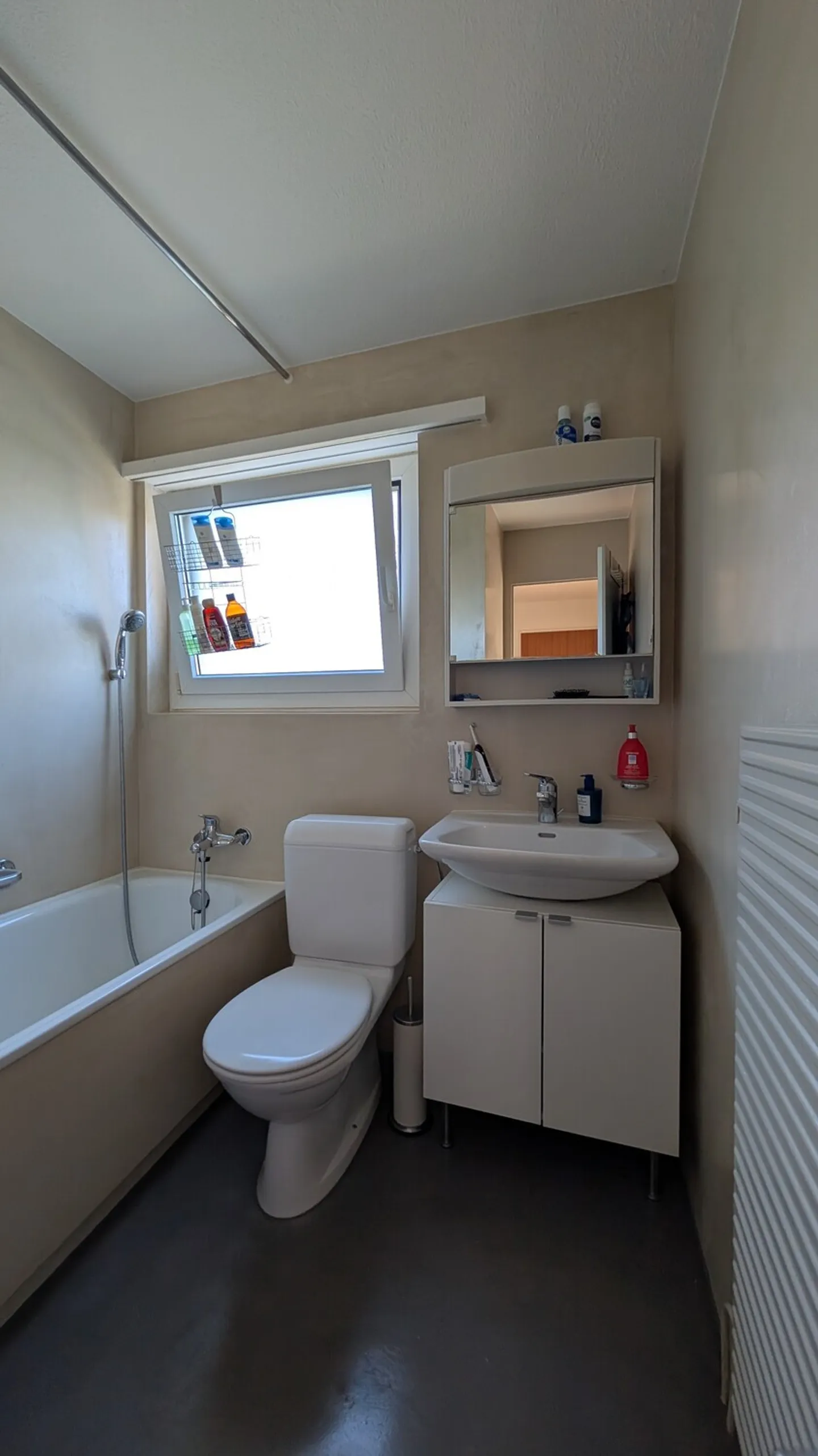 Apartment with highway access - Photo 10 of 10