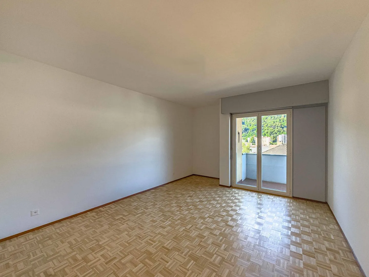 4.5 rooms for rent in Chiasso - Photo 3 of 6