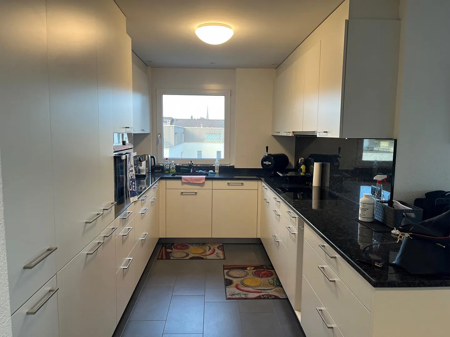 Appartement en attique 3,5 pièces avec magnifique vue sur le lac - Photo 3 sur 8