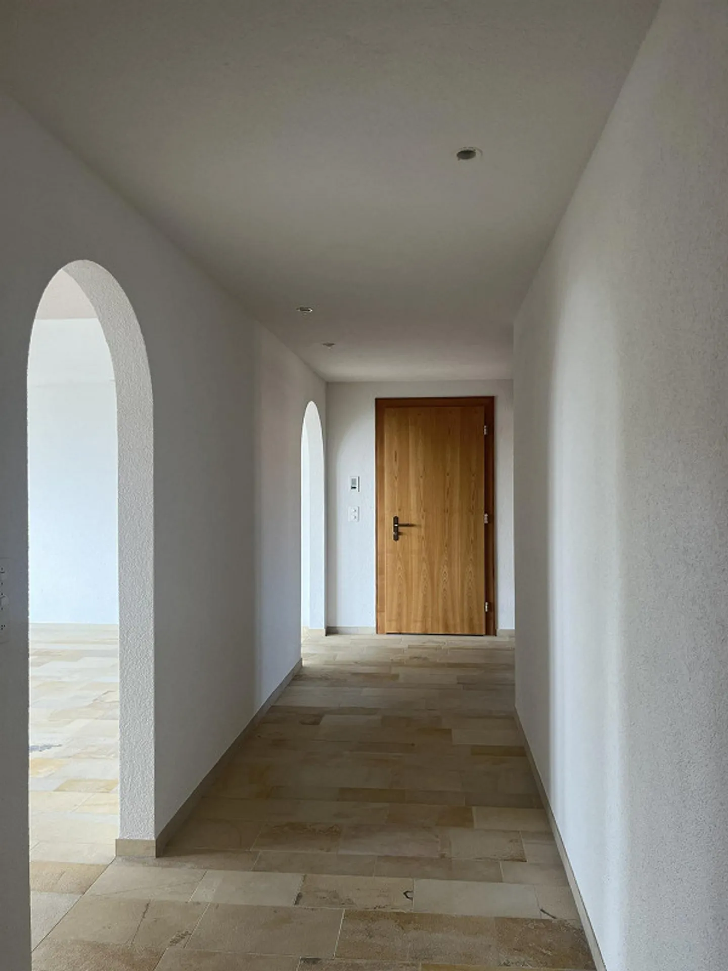 Appartement en duplex fraîchement rénové avec deux balcons - Photo 13 sur 19