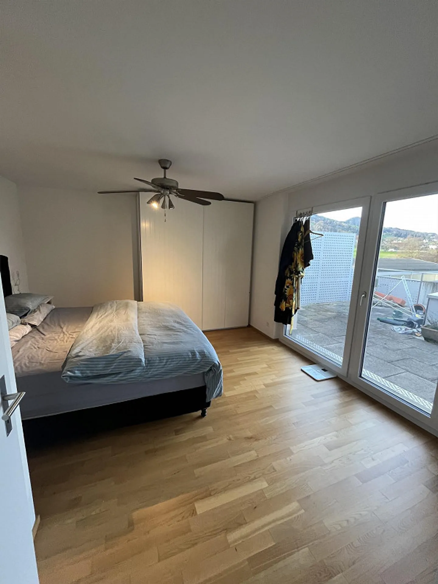 Appartement en attique 3,5 pièces avec magnifique vue sur le lac - Photo 5 sur 8