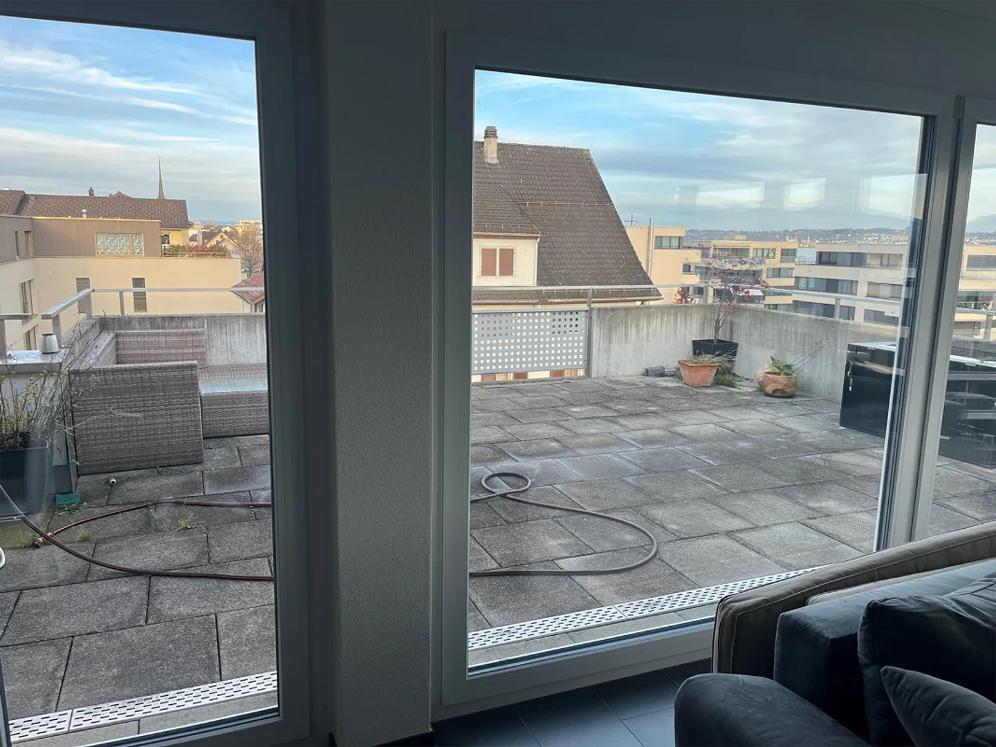 Appartement en attique 3,5 pièces avec magnifique vue sur le lac - Photo 8 sur 8