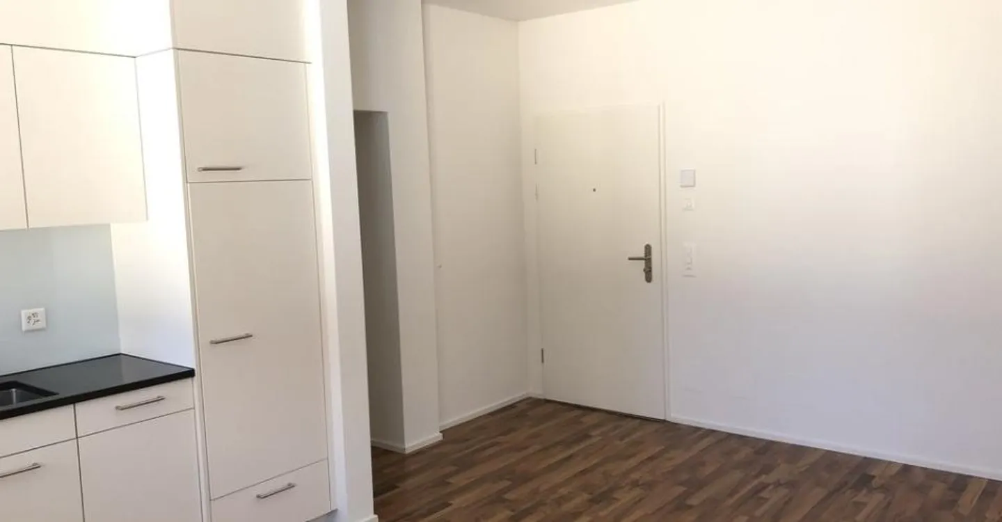 City life at its best, your new apartment is waiting for you - Photo 2 of 6