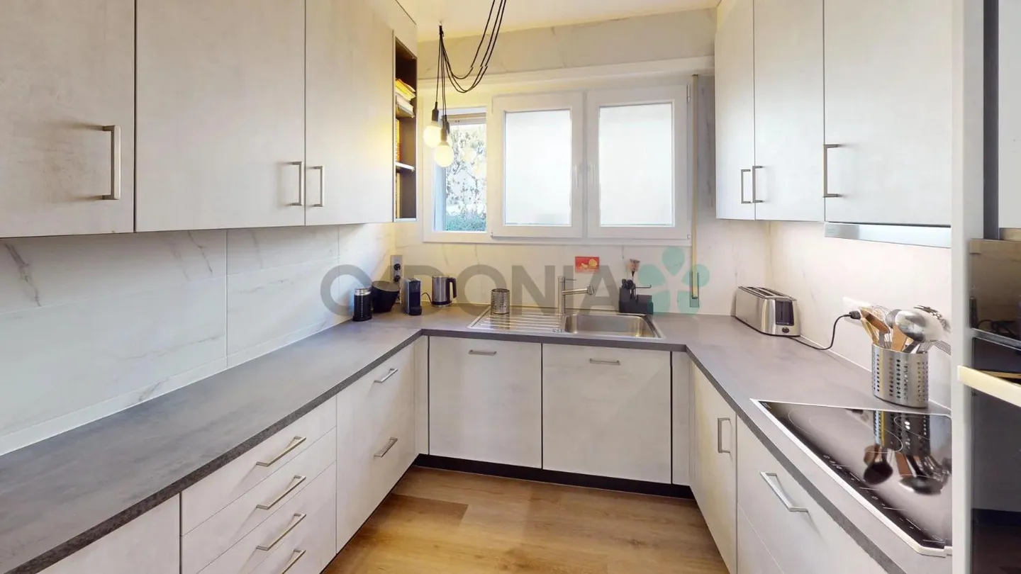 Exclusive 5-room apartment on the top floor with panoramic views of Lake Geneva - Photo 3 of 8