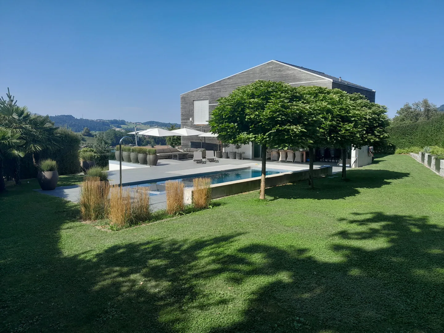 Familienhaus mit großem Garten - Foto 1 von 5