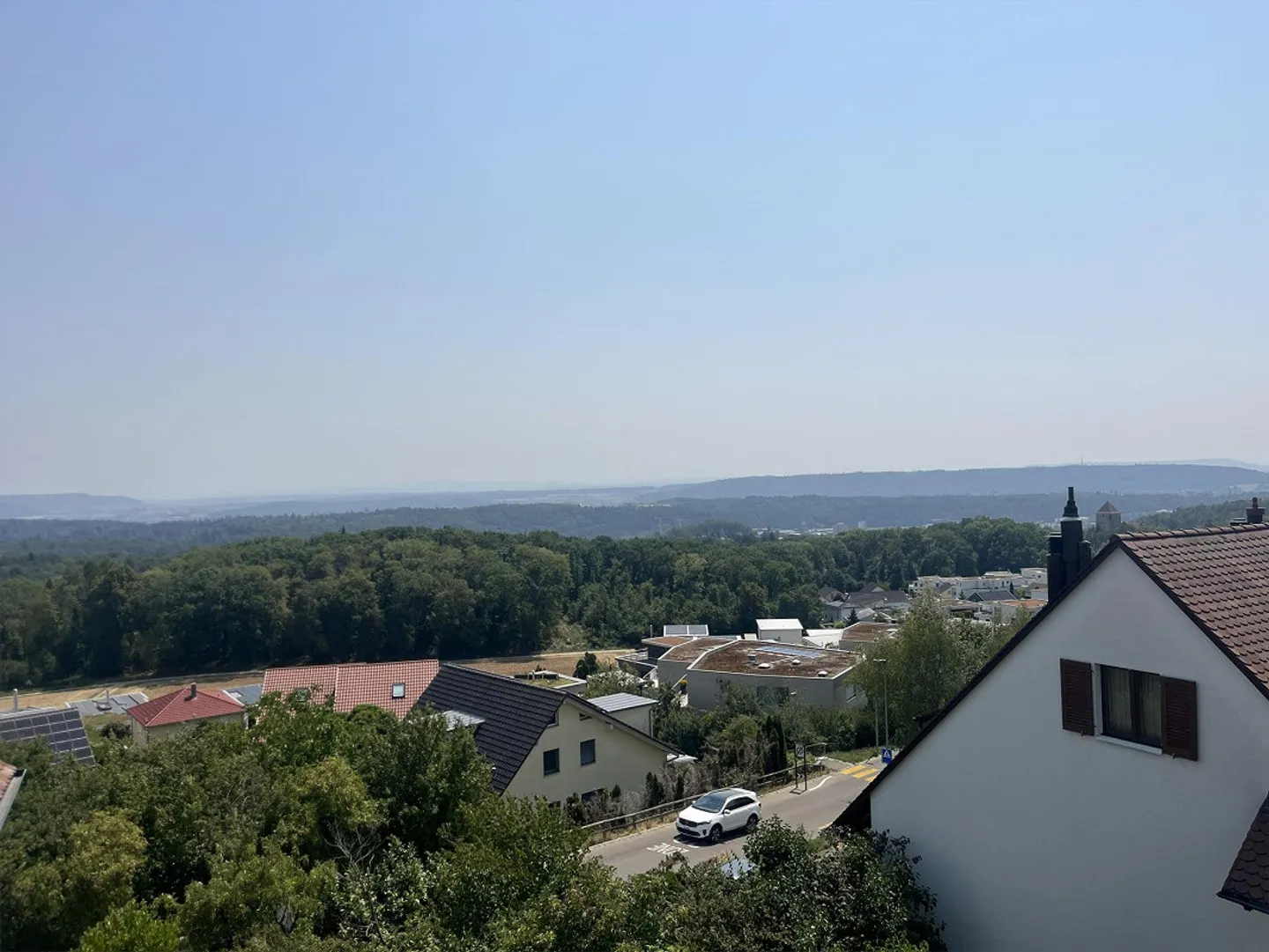 Appartement en duplex fraîchement rénové avec deux balcons - Photo 18 sur 19