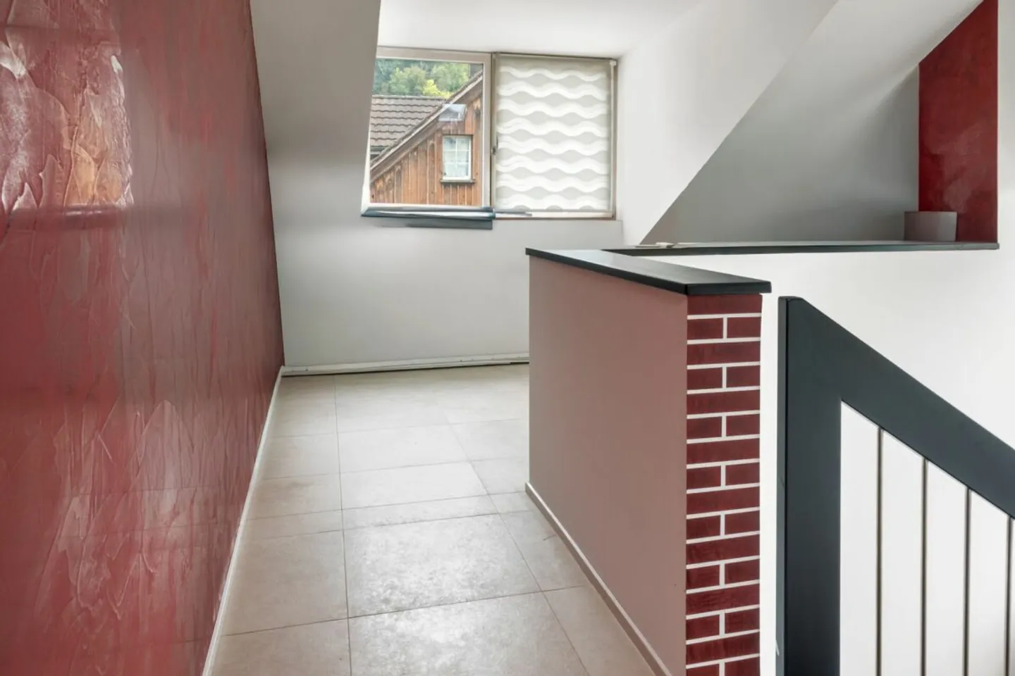 Ampia casa bifamiliare in posizione centrale a Hausen am Albis - Foto 9 di 14