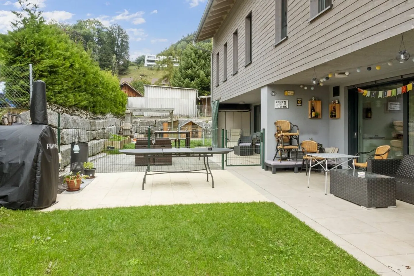 Ampia casa bifamiliare in posizione centrale a Hausen am Albis - Foto 13 di 14