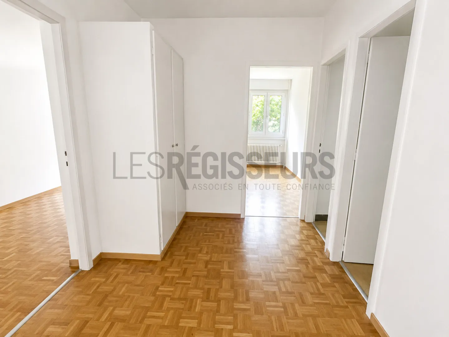4-room apartment - Photo 2 of 5
