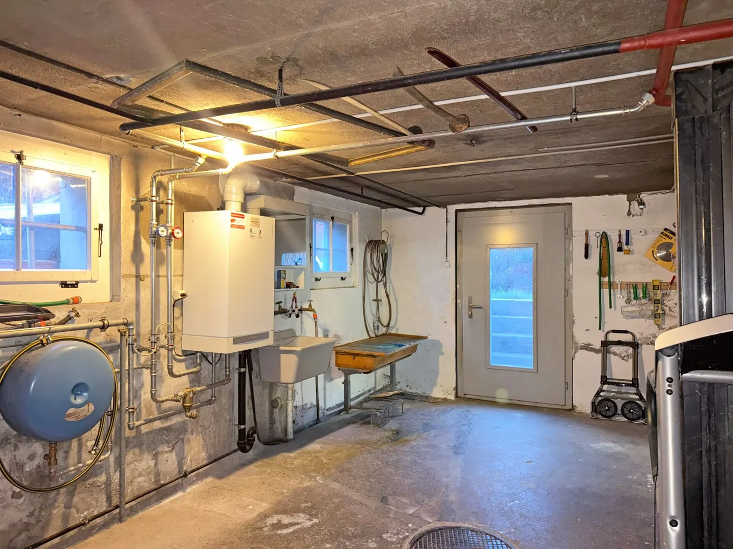 Single-family house with character and potential - Photo 11 of 11