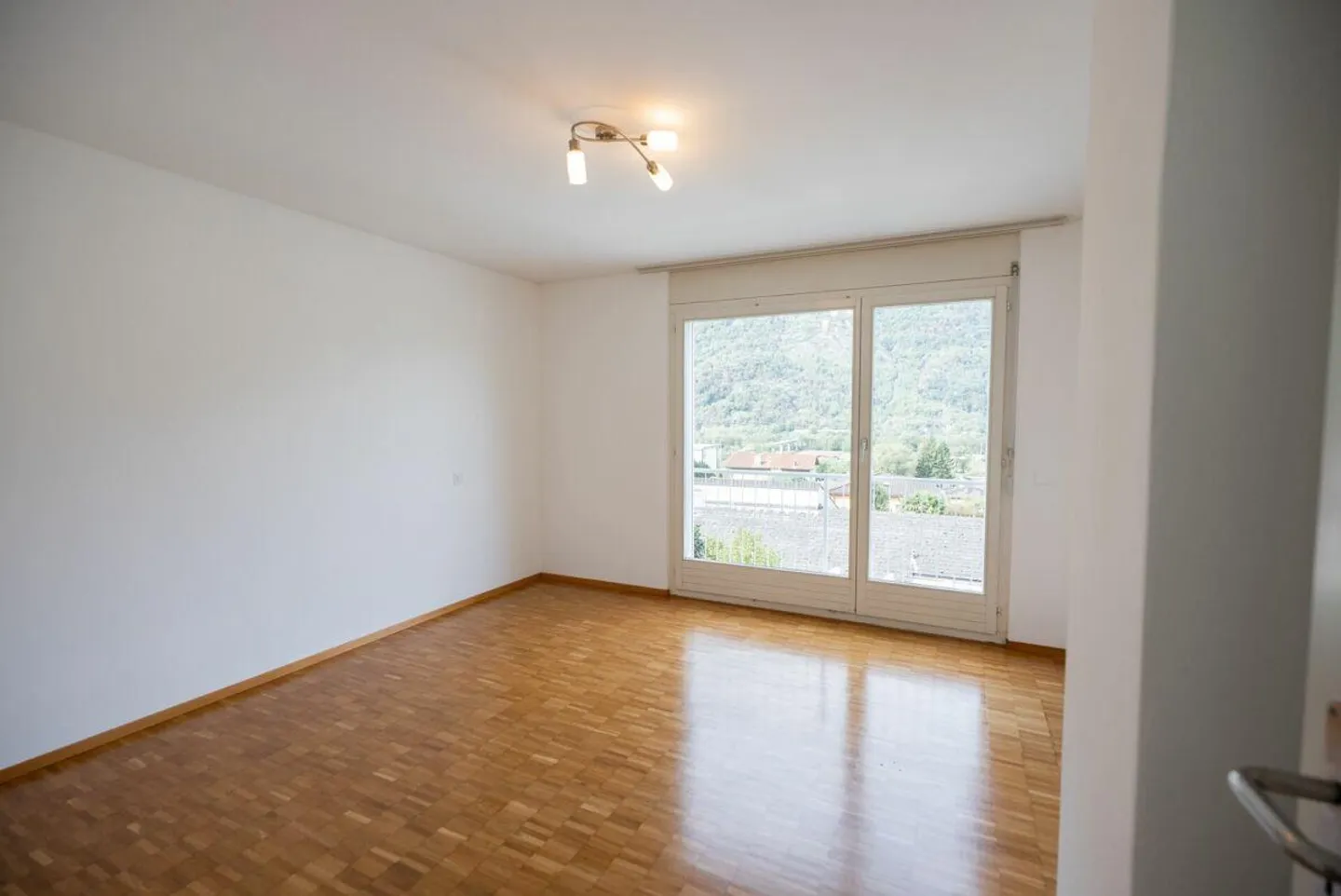 Un'opportunità da non perdere: vendiamo una bella casa in una zona tranquilla di Claro - Foto 13 di 17