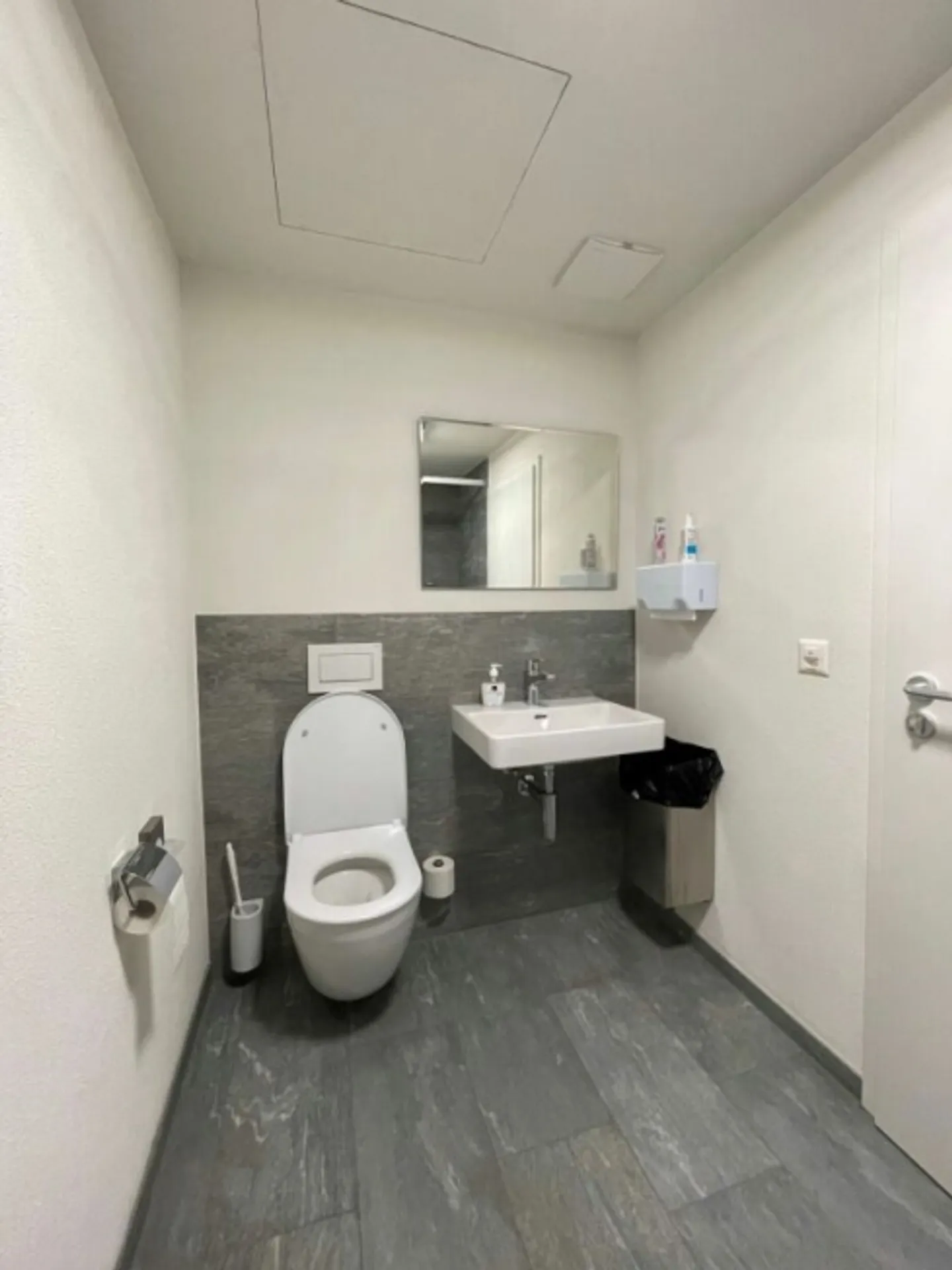 Spazio commerciale/ufficio attraente (nuova costruzione) su una strada principale affollata - Per imprenditori di successo - Foto 6 di 7