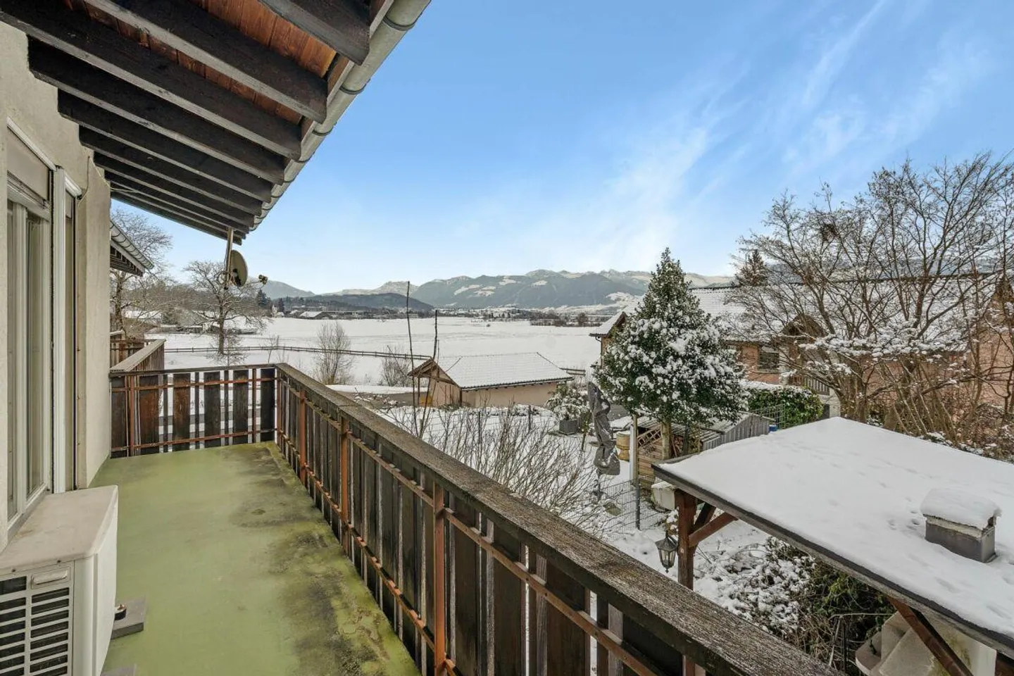 Sunny Row House with Mountain View - Photo 4 of 4