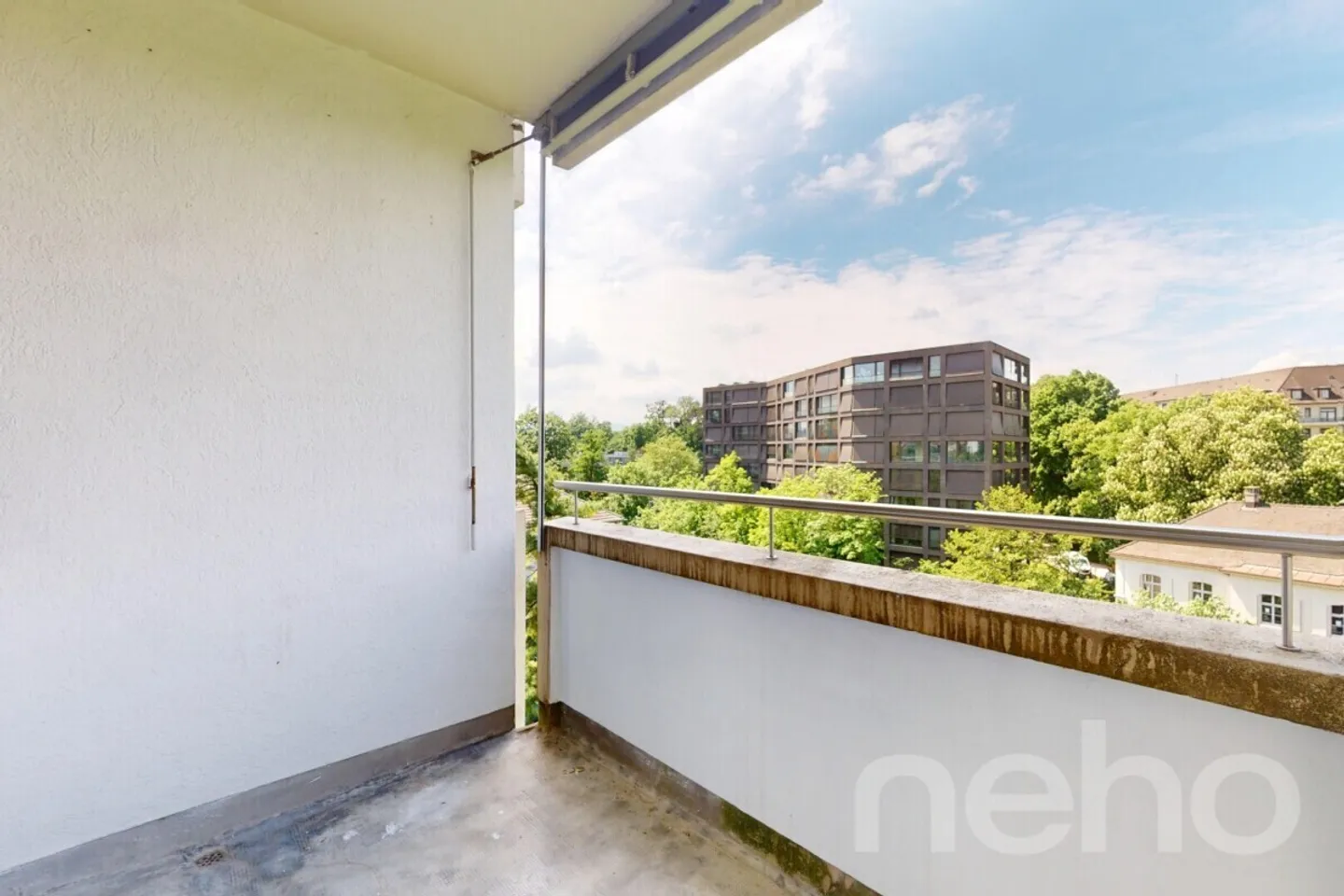 Appartamento 3.5 locali ristrutturato con vista sul verde a Basilea - Foto 4 di 13
