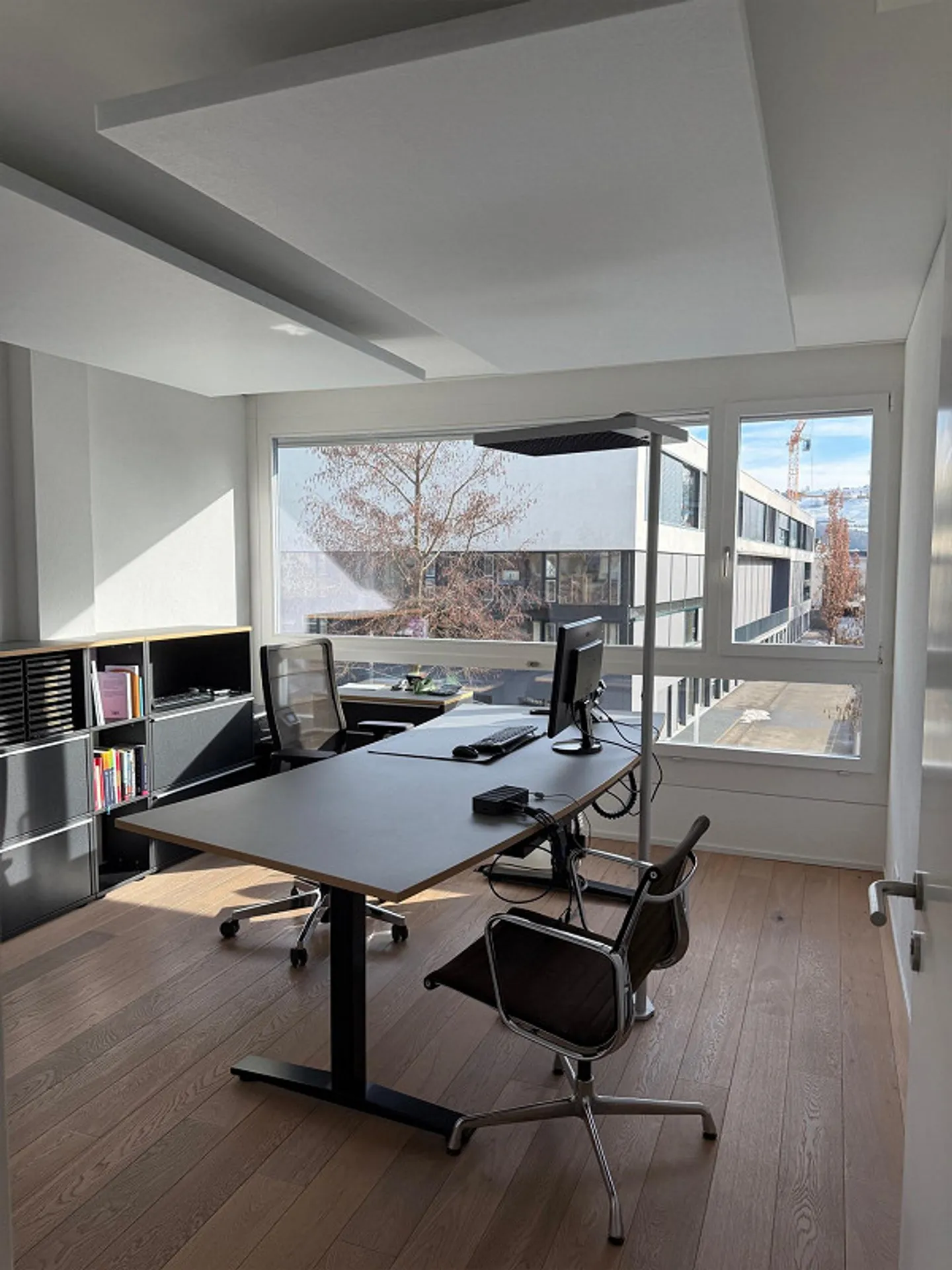 15 m2 single office furnished in shared office - Photo 2 of 7