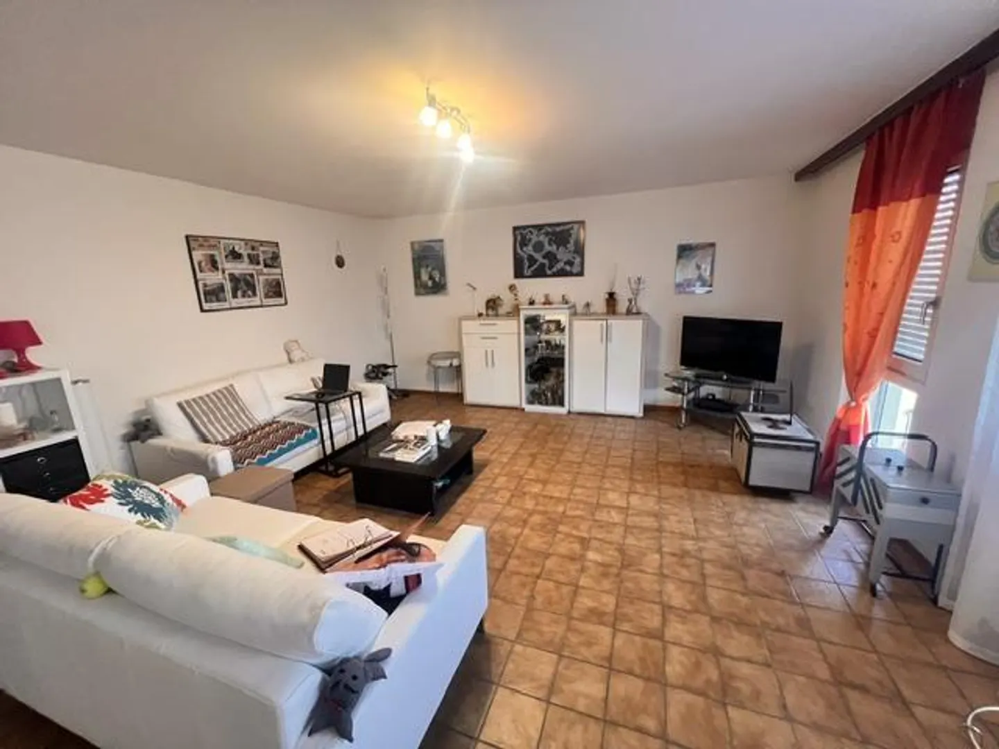 Appartement Charmant avec Balcons - Photo 2 sur 10