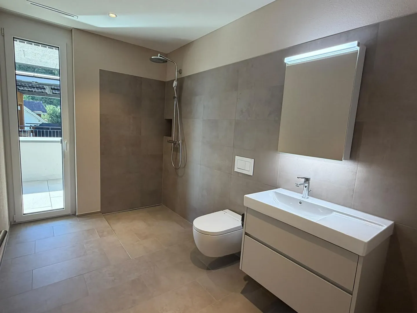 Casa lussuosa con 3½ stanze, galleria e vista mozzafiato - Foto 3 di 5
