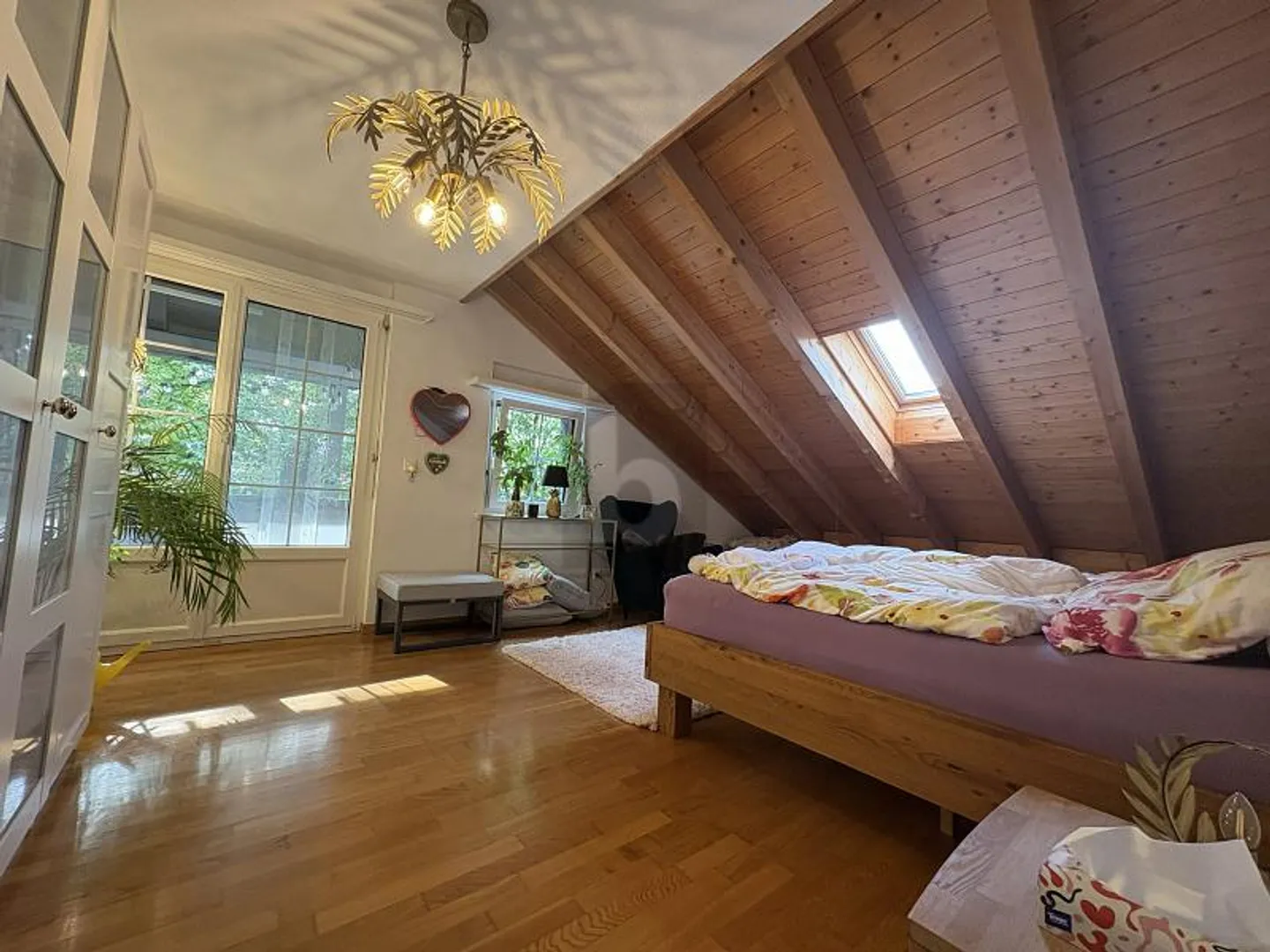 BEAUTIFUL, SPACIOUS WITH LOTS OF CHARM (LIMITED TIME) - Photo 4 of 6