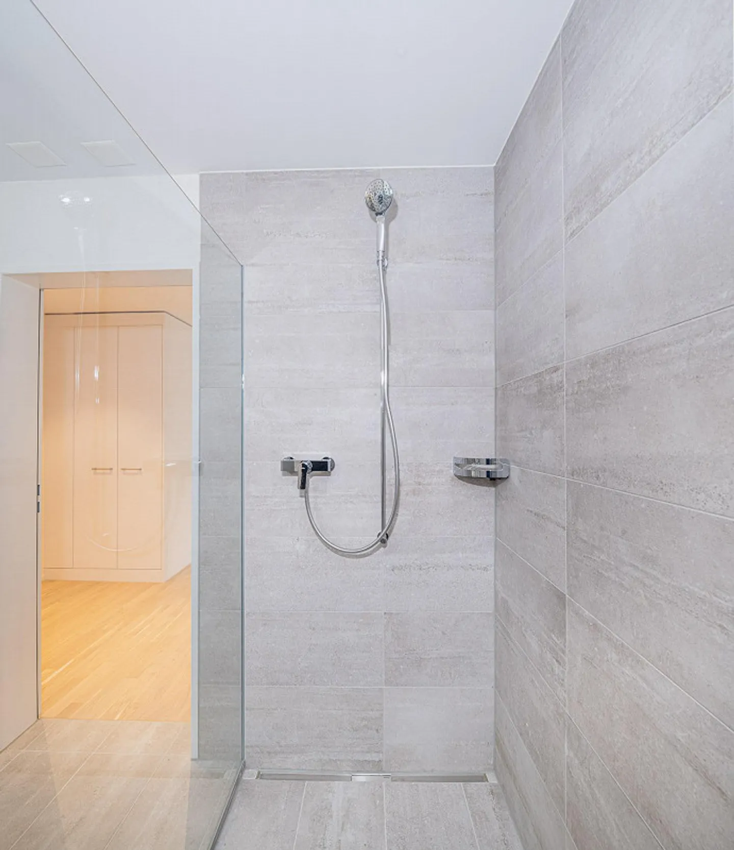 Modern 2.5-room apartment in the heart of Neuhausen! - Photo 6 of 9