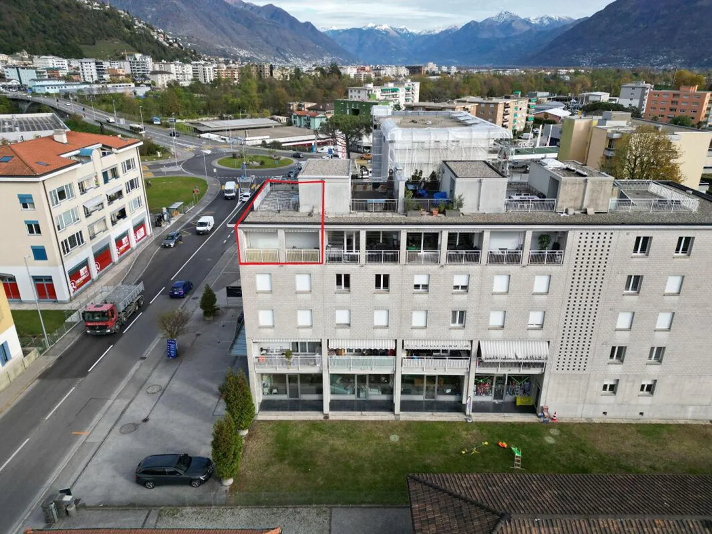 Triplex-Wohnung mit 4 Â½ Zimmern, mit 2 Parkplätzen - Foto 4 von 8