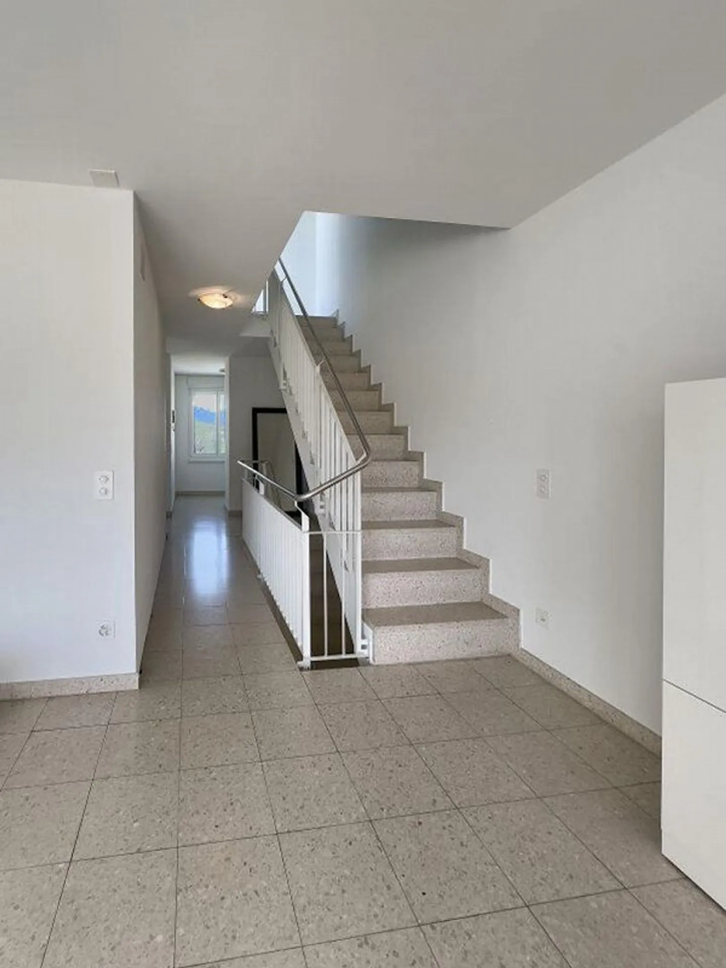 Triplex-Wohnung mit 4 Â½ Zimmern, mit 2 Parkplätzen - Foto 5 von 8