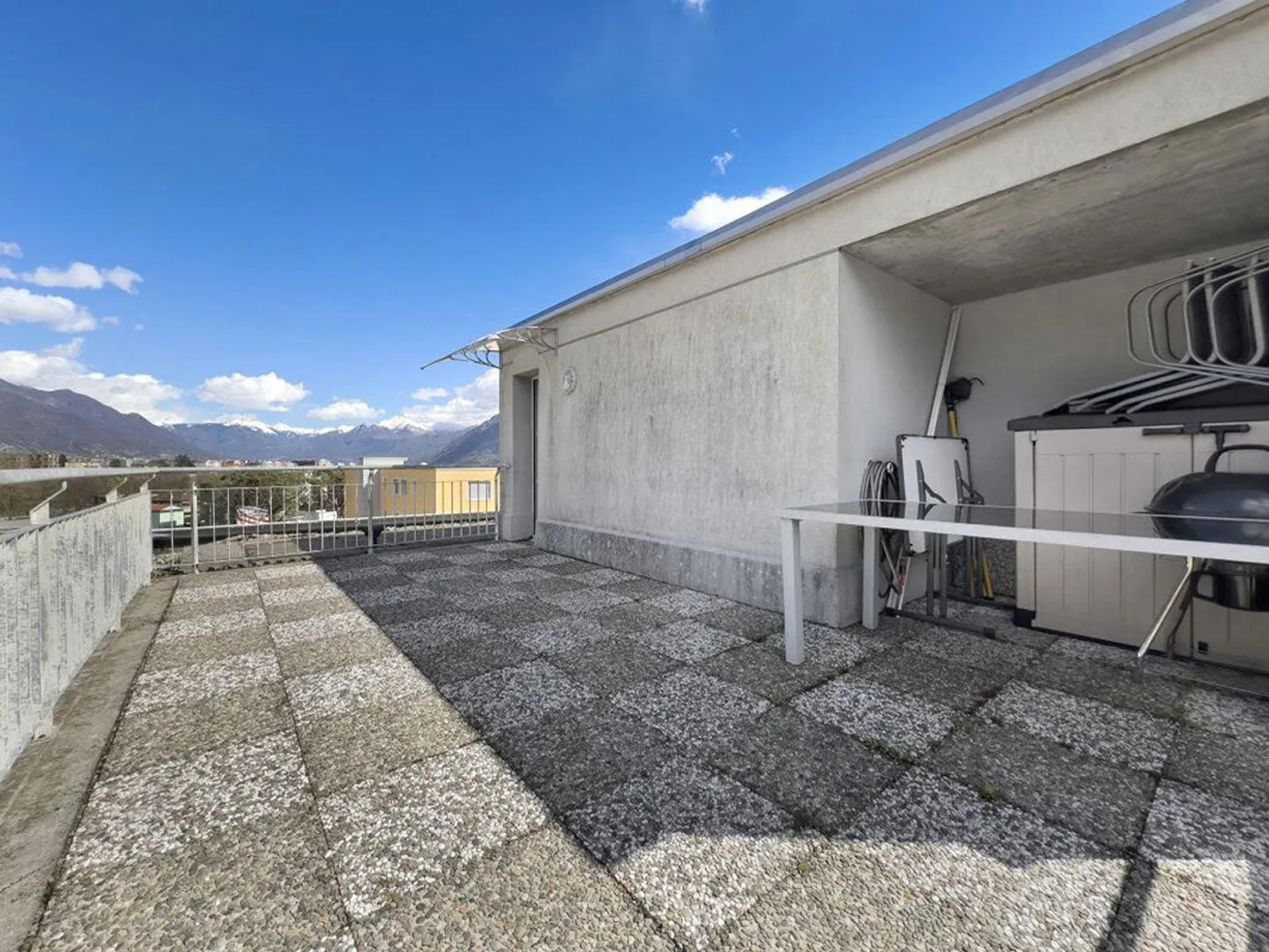 Triplex-Wohnung mit 4 Â½ Zimmern, mit 2 Parkplätzen - Foto 8 von 8