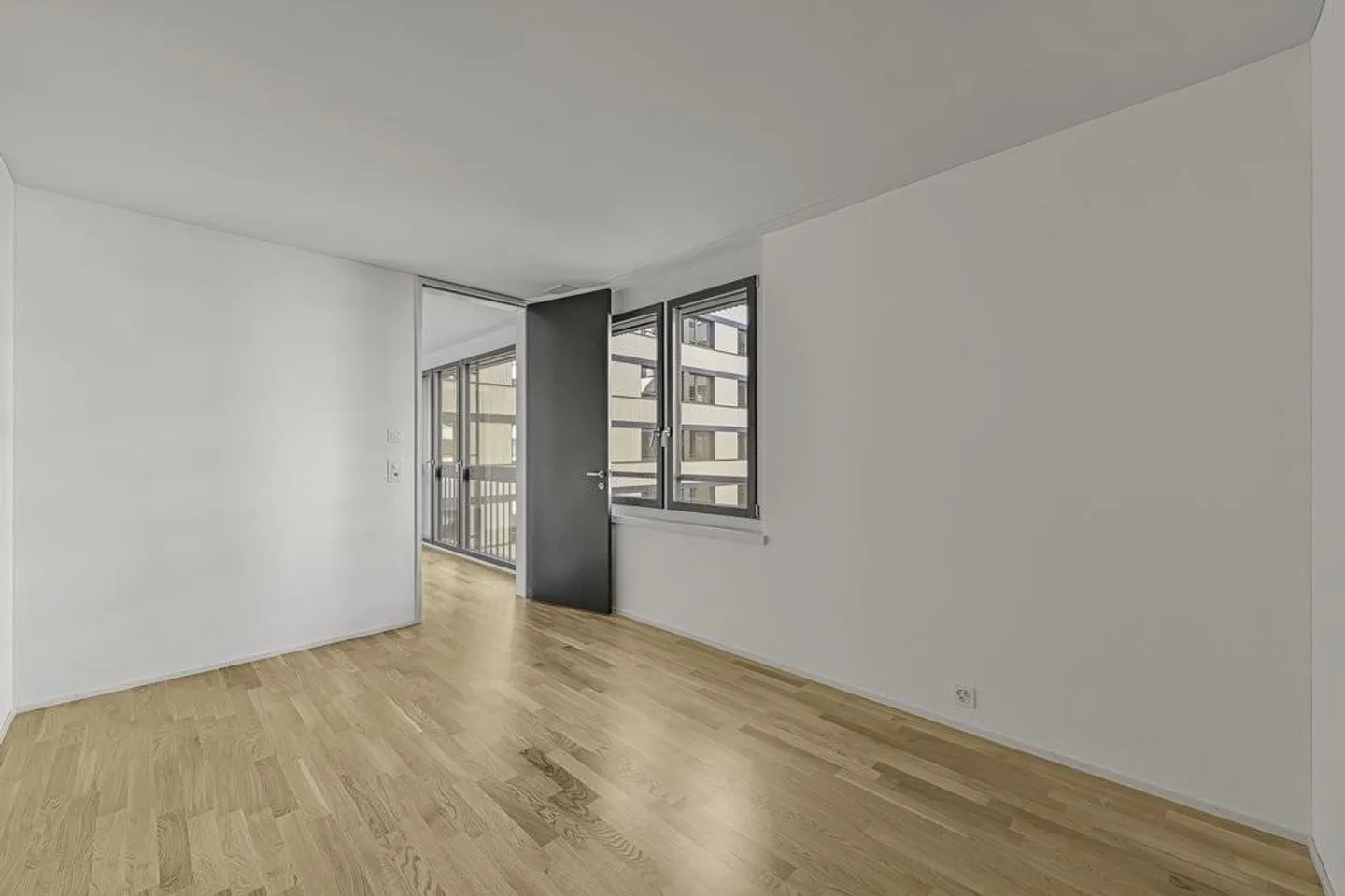 Stylish Apartment in Schlieren - Photo 7 of 12