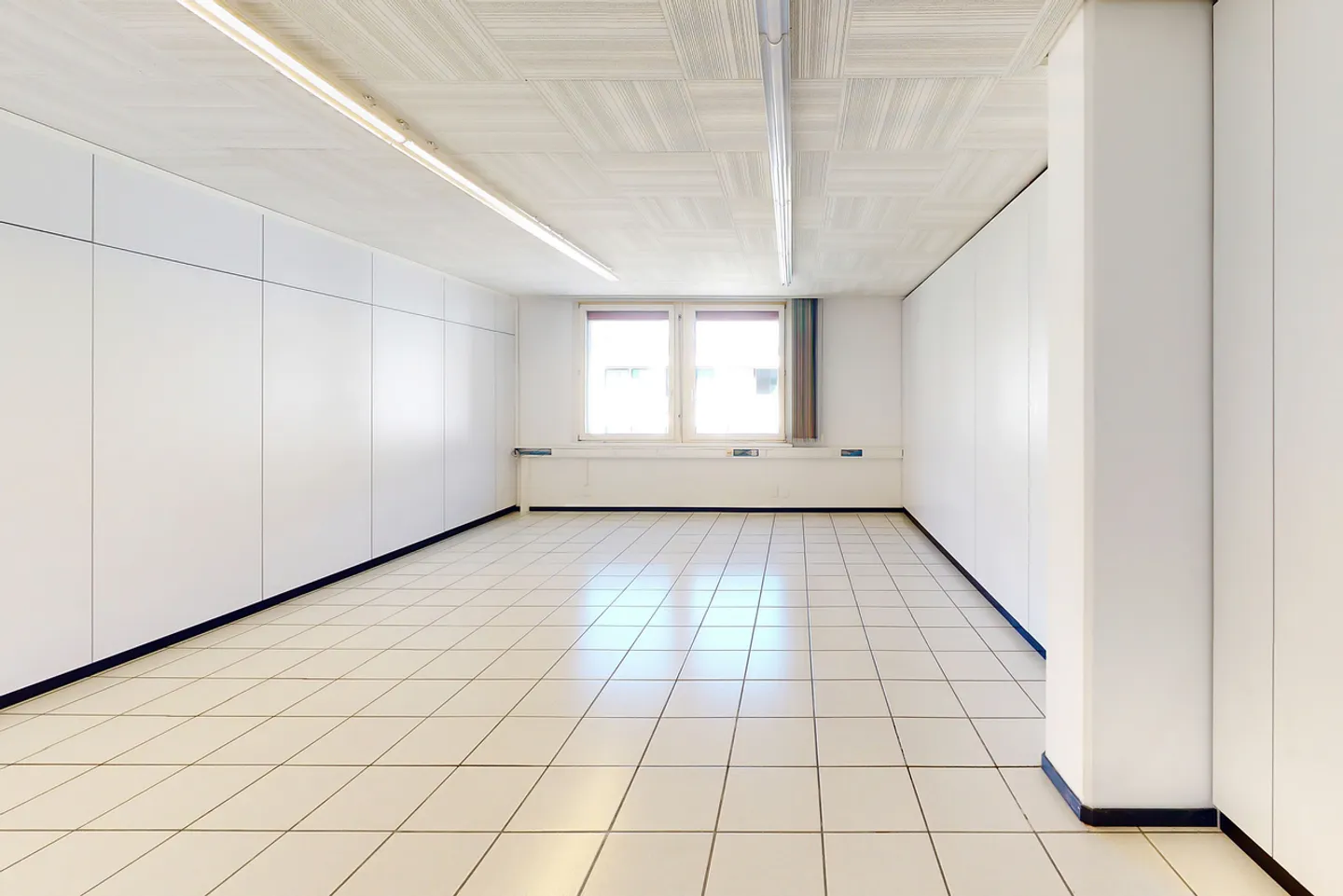 YOUR COMMERCIAL SPACE IN RIVERA - Photo 2 of 6