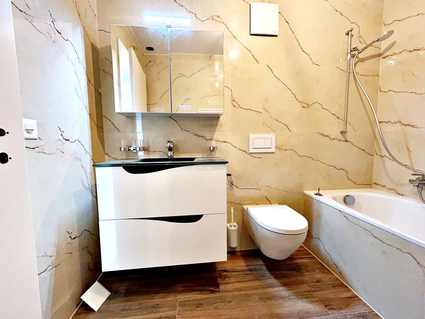 Bellissimo nuovo appartamento 3.5 locali - 93 m2 a Champagne - Foto 8 di 11